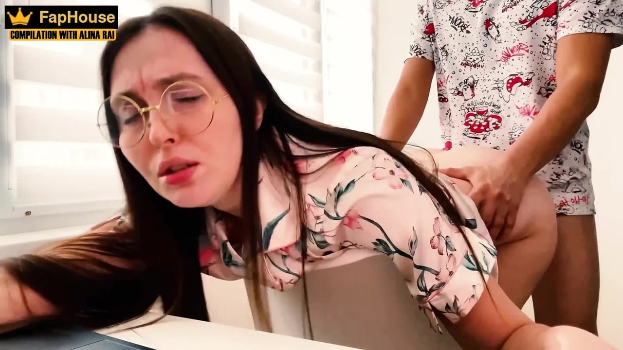 Bana spermini vermek zorundasın! Koleksiyon no. 1 Üvey annemle sikişiyorum!