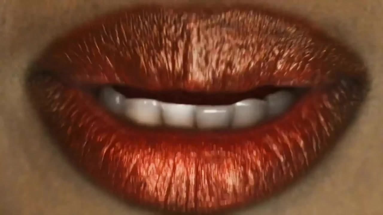 Olgun anne en iyi arkadaşını sikerek oğluyla sikişiyor!