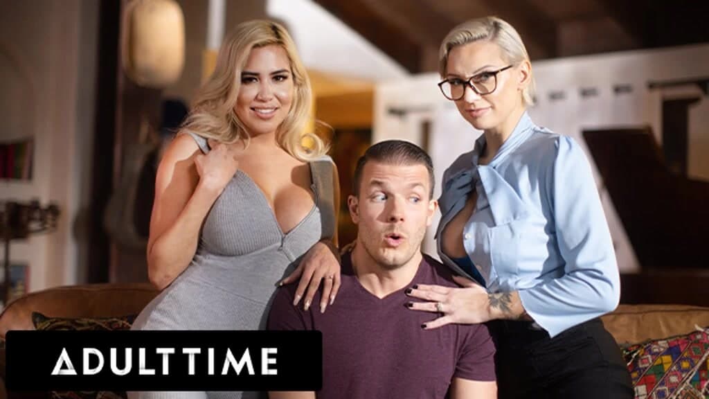 Yetişkin zaman - şanslı adam üvey anneler kenzie taylor ve caitlin bell ile vahşi üçlü horoz hizmet vermektedir