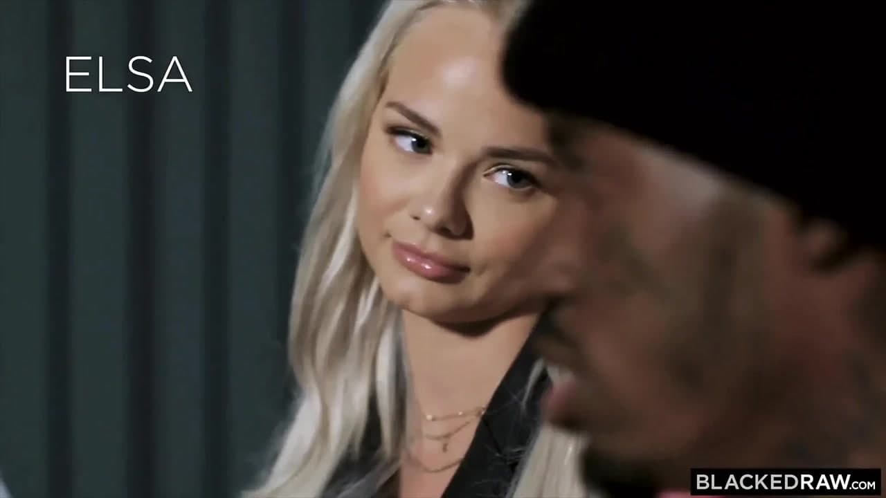 Blackedraw doyumsuz elsa jean 2 büyük zenci tarafından sikiliyor