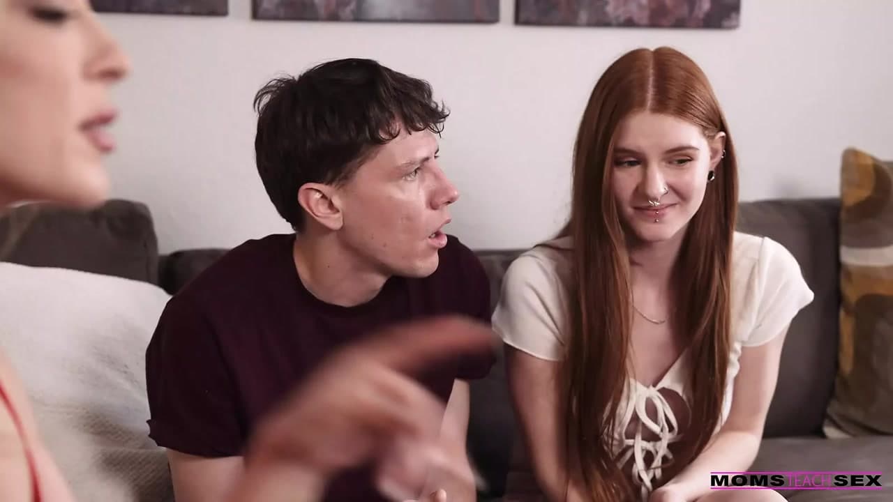 Yanlışlıkla üvey anneme seks kasetimizi gösterdik - s15:e7