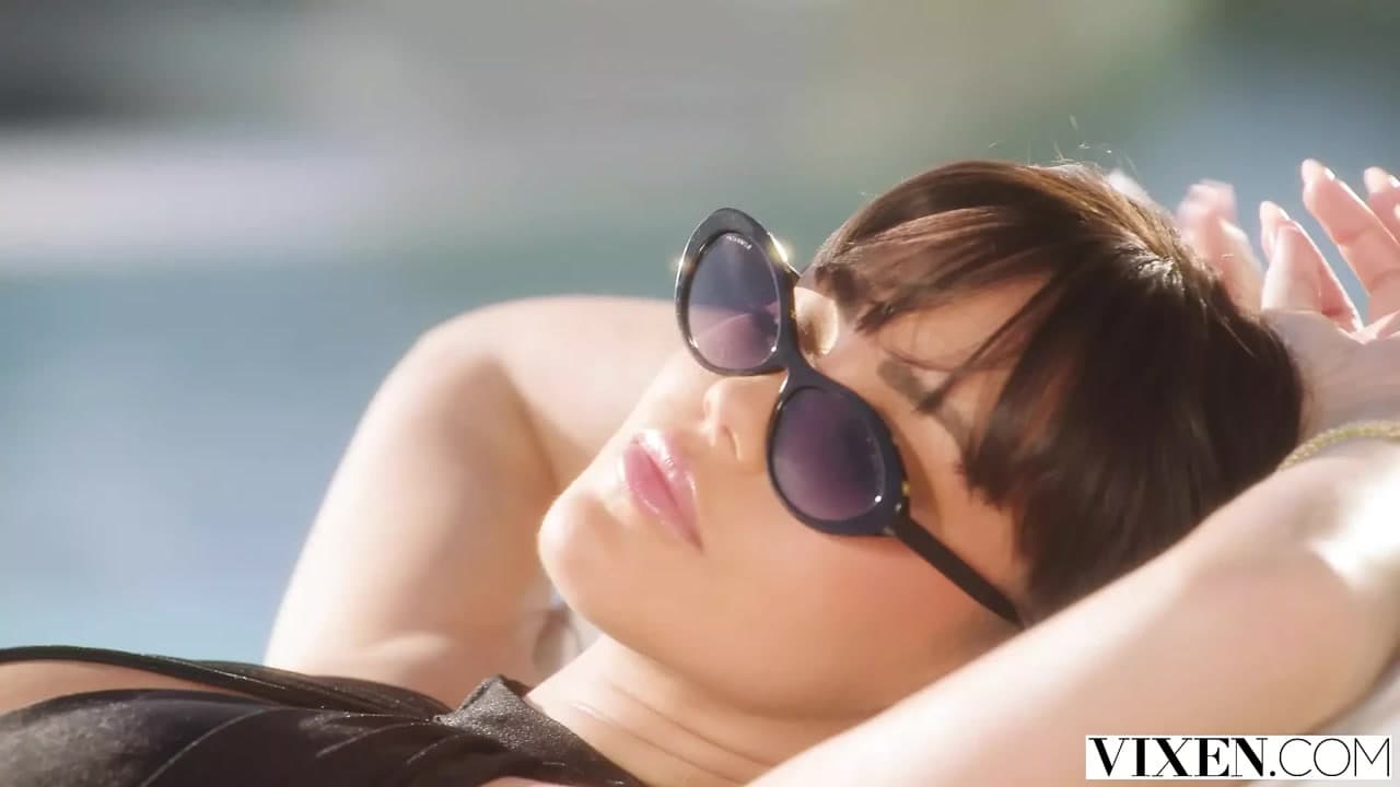 Vixen feisty drama kraliçesi Alina tutkulu makyaj seksini seviyor