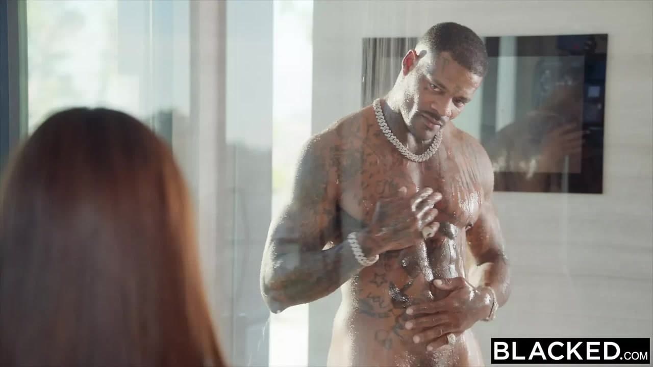 Blacked düzgün vücutlu tanrıça Violet erkek arkadaşını Jason'ın büyük zenci yarağı için terk ediyor