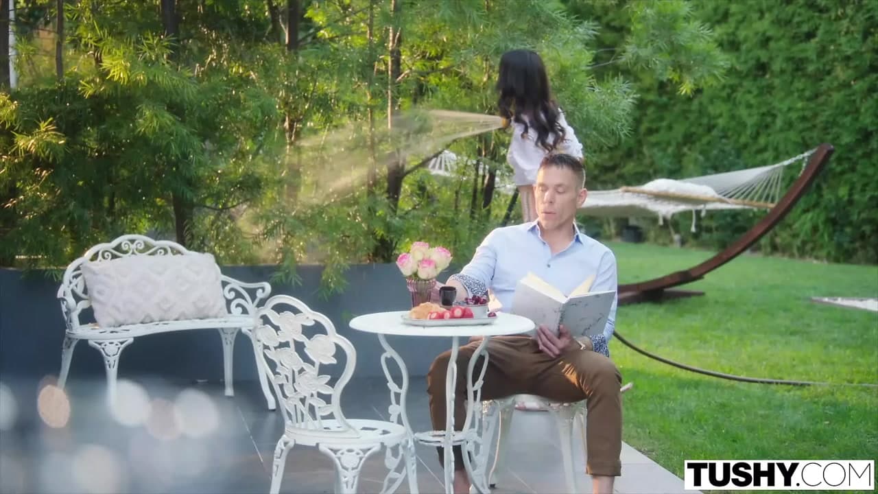 Tushy minyon tatlı Sawyer yaşlı erkekler için genişletmeyi seviyor
