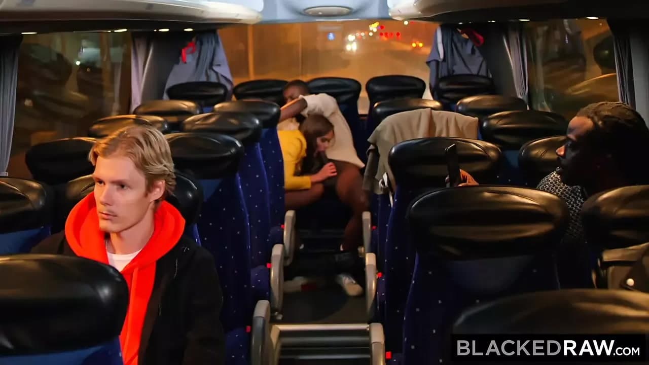 Blackedraw - hottie bbc'de ikiye katlanıyor