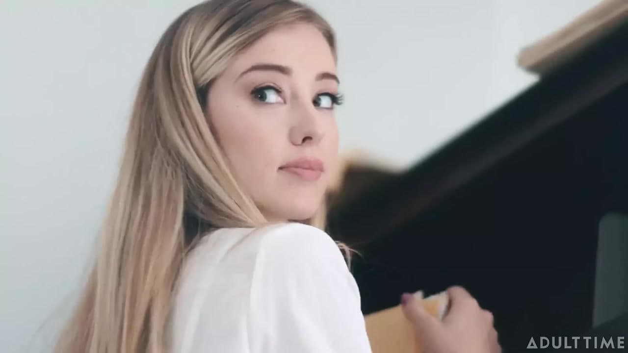 Adult Time - lezbiyen stajyer Haley Reed ofiste amcık yalama seansı için patron Kenzie Taylor'ı baştan çıkarıyor!